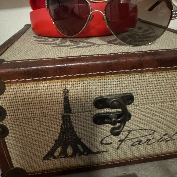 Beautiful really taken care of Valentino sunglasses main image 5